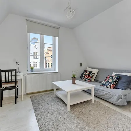 Apartment Little Crane By Triapart